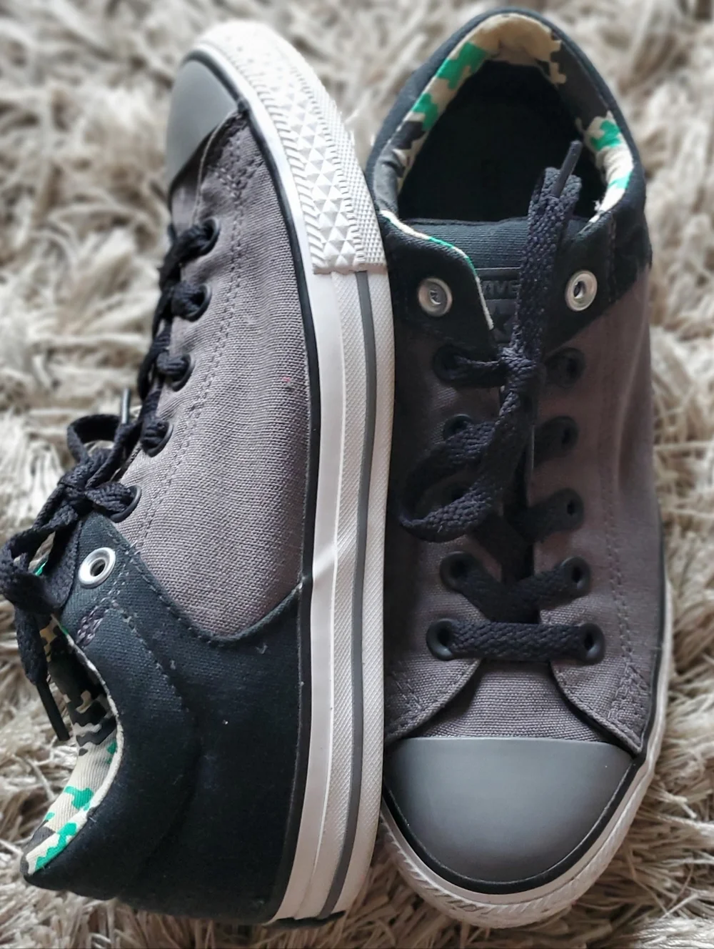 CONVERSE Gray/Black Big Kids 5.5 / Womens 7.5m